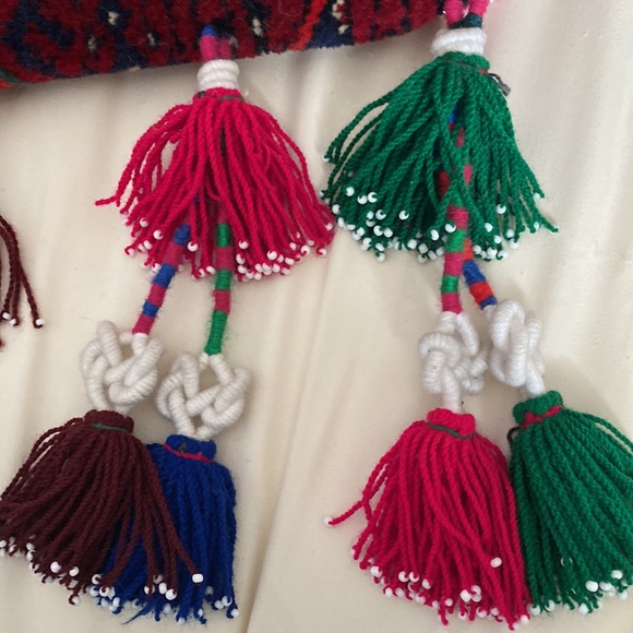 Funky Purse with button closure. Bohemian. Made of a rug like material. - Picture 5 of 5